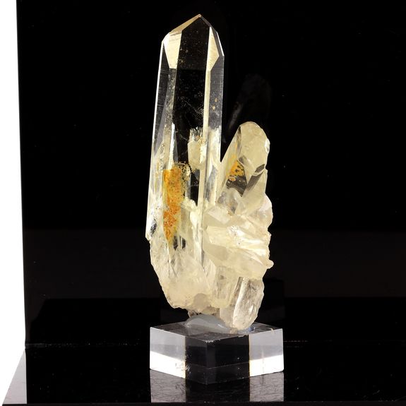 Quartz. 224.5 ct.