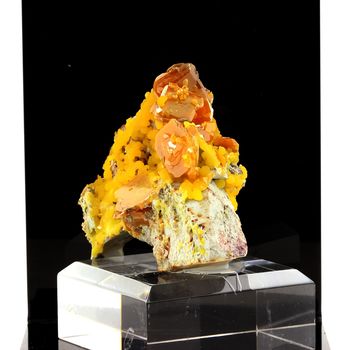 Wulfenite + Mimetite. 994.0 ct.