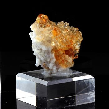 Opal Hyalite (Var: Opal-AN). 349.5 ct.