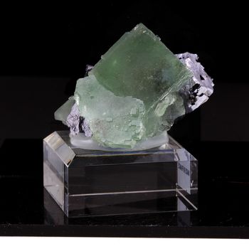 Fluorite + Galena. 640.0 ct.