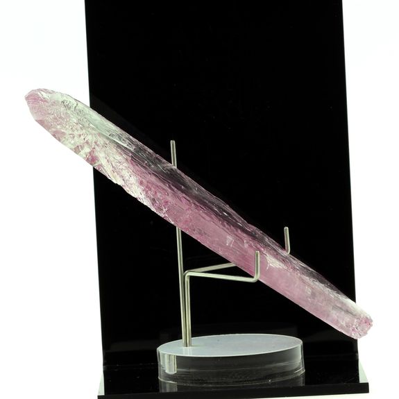 Kunzite. 583.5 ct.