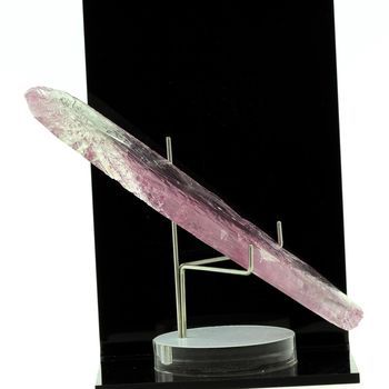 Kunzite. 583.5 ct.