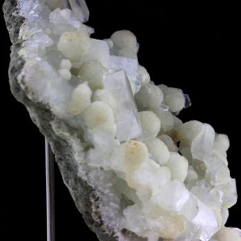 Okenite + Prehnite. 562.5 ct.