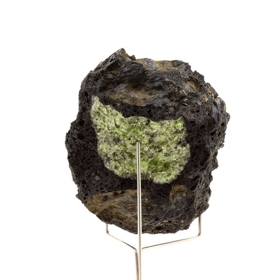 Peridot. 1394.5 ct.