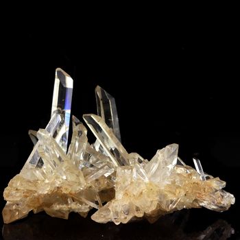 Quartz. 302.0 ct.