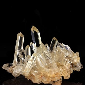 Quartz. 302.0 ct.