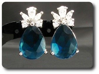 18~6mmx26 Blue Sapphire Necklace + Earrings