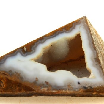 Agate Polyedrique. 143.0 ct.