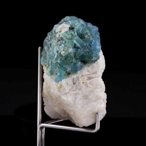 Indicolite Tourmaline. 200.5 ct.
