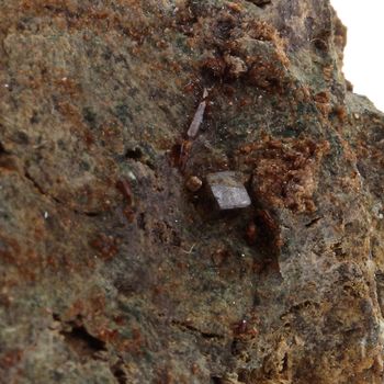 Perovskite + Vesuvianite. 380.0 ct.