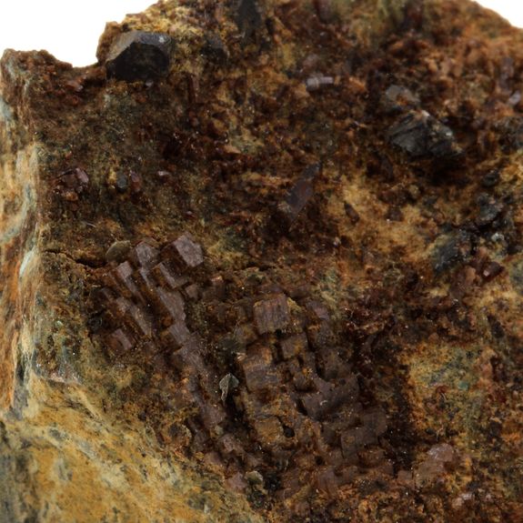 Perovskite + Vesuvianite. 214.0 ct.