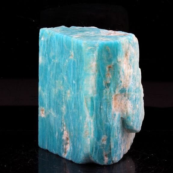 Amazonite. 475.0 ct.