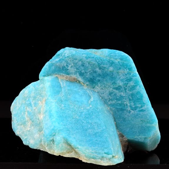 Amazonite. 878.0 ct.