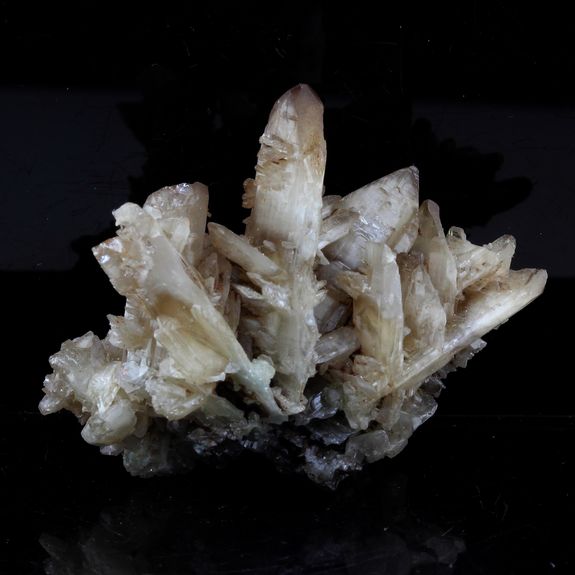 Cerussite. 222.0 ct.