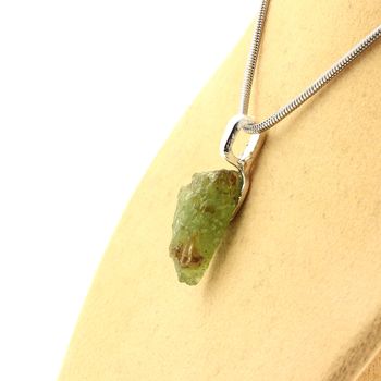 Collier Peridot brut. 8.39 ct.