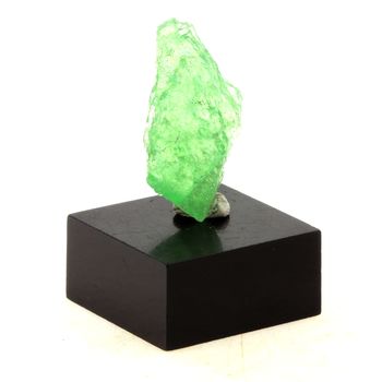 Tsavorite Garnet. 8.0 ct.