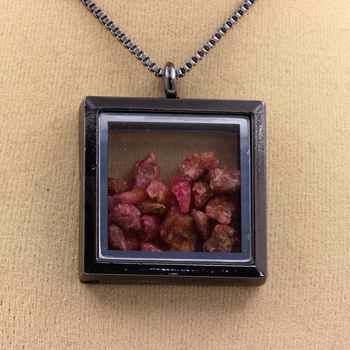 Collier Spinelle brut.