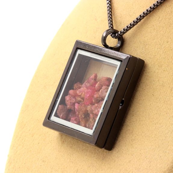 Collier Spinelle brut.