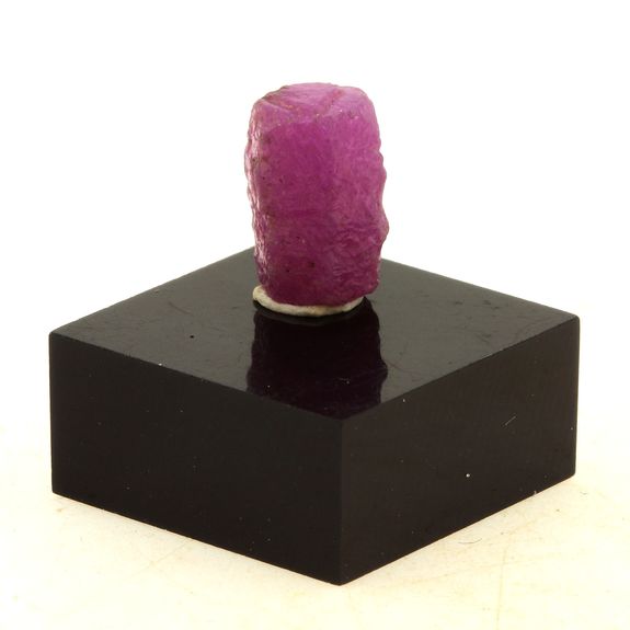 Ruby. 8.0 ct.
