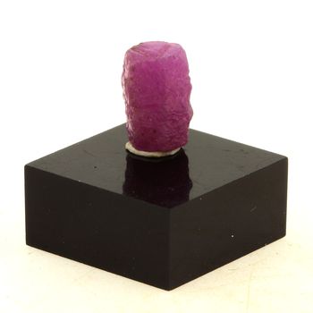 Ruby. 8.0 ct.