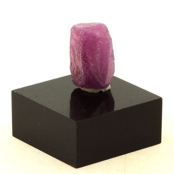 Ruby. 8.3 ct.