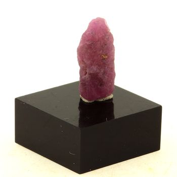 Ruby. 8.7 ct.