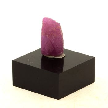 Ruby. 9.0 ct.