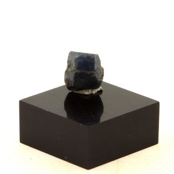 Sapphire. 4.9 ct.