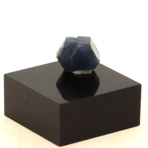 Sapphire. 4.8 ct.