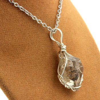 Necklace raw petroleum Quartz.