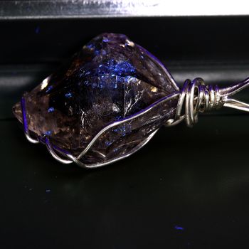 Necklace raw petroleum Quartz.