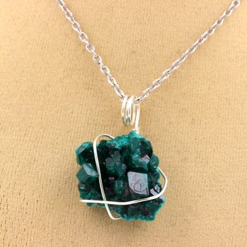 Collier Dioptase brut.