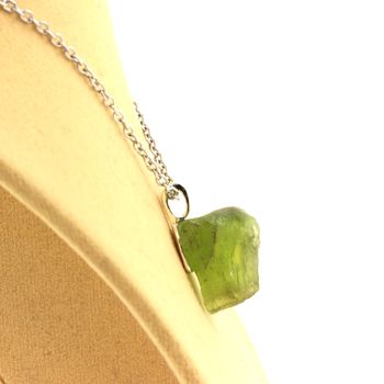 Collier Peridot brut. 20.68 ct.