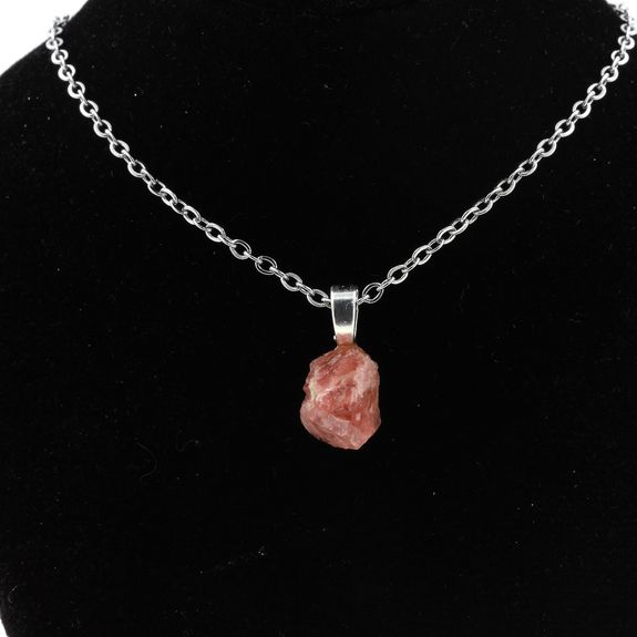 Collier Fluorite rose brut. 9.50 ct.