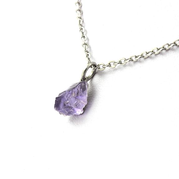 Collier Scapolite brut. 4.16 ct.