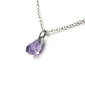 Collier Scapolite brut. 4.16 ct.