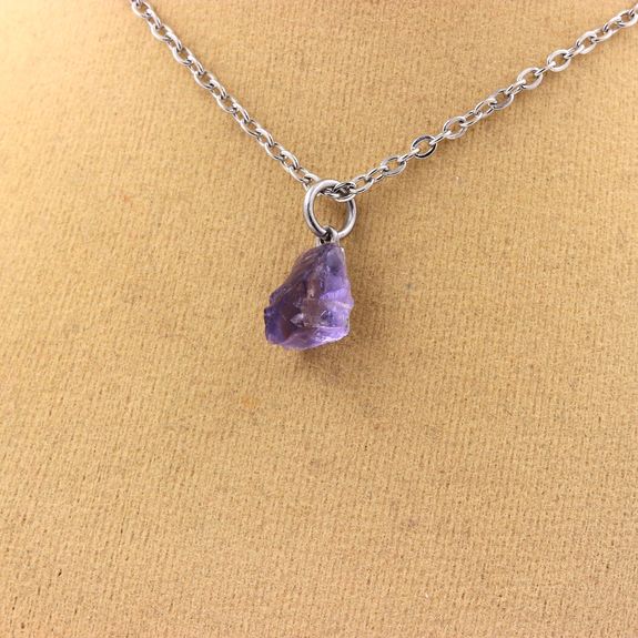 Collier Scapolite brut. 4.16 ct.