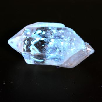 Petroleum Quartz. 6.24 ct.