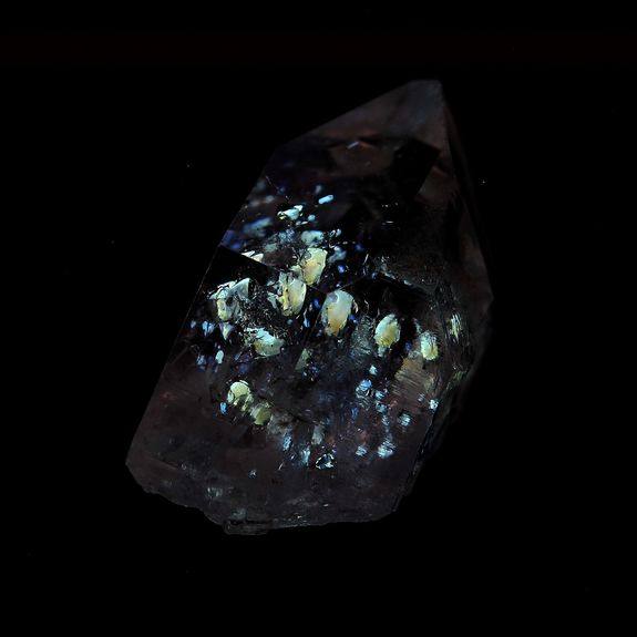 Quartz Petrole. 4.99 ct.