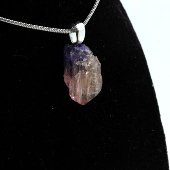 Collier Tanzanite brut. 15.30 ct.