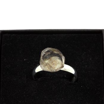 Bague Quartz pétrole brut plaqué argent. 9.82 ct.
