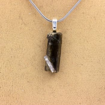 Collier Epidote brut. 9.96 ct.