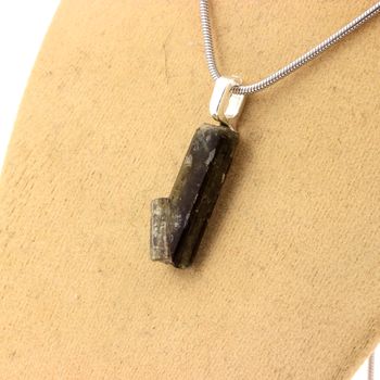 Collier Epidote brut. 9.96 ct.