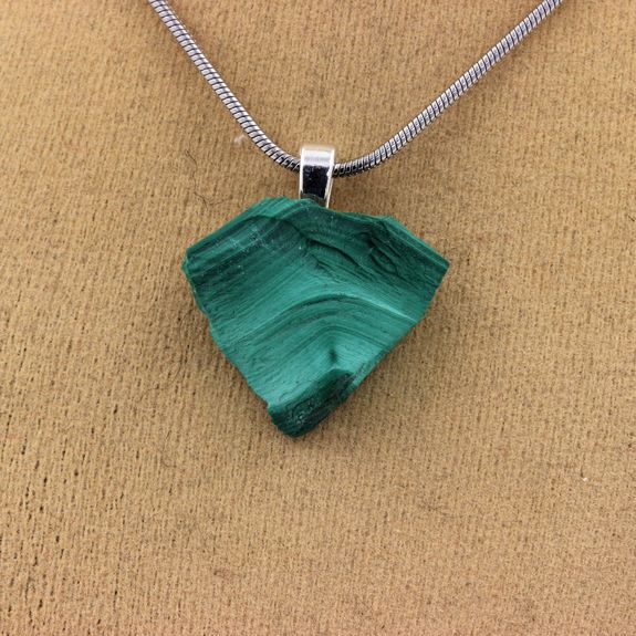 Collier Malachite brut. 21.19 ct.