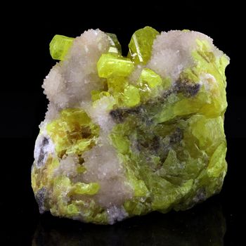 Soufre + Aragonite. 388.60 ct.