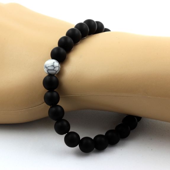 Bracelet Perles Onyx noir mat + Howlite 8 mm.