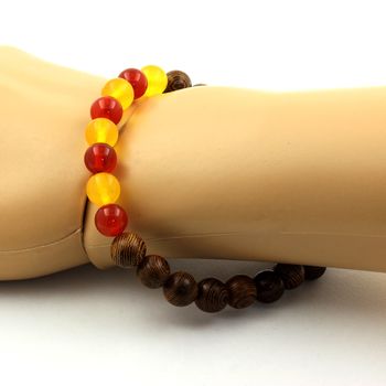 Bracelet Catalan Perles bois + Agate jaune + Agate Rouge 8 mm.