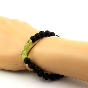 Bracelet Péridot de Myanmar (Birmanie) + Perles Onyx noir mat 8 mm.