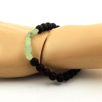 Bracelet Cyanite verte du Brésil + Perles Onyx noir mat 8 mm.