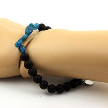 Bracelet Apatite bleu du Brésil + Perles Onyx noir mat 8 mm.